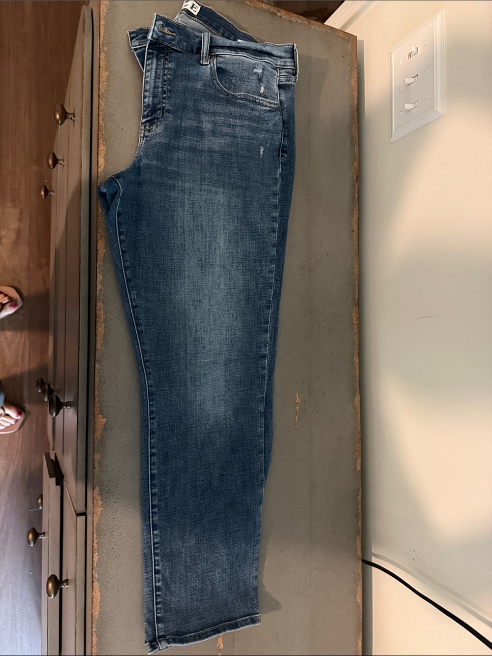 Women's Ankle Jeans in Medium Blue